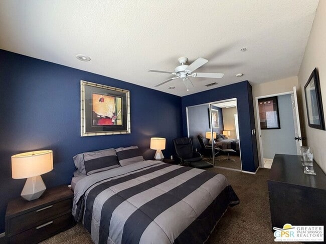 Building Photo - 9939 Vía Real