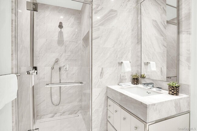 Building Photo - 138 E 50th St