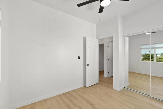 Building Photo - 5141 Ewing St