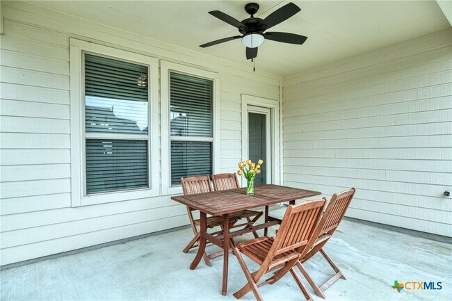 Building Photo - 532 Tanda Ln