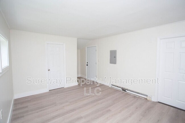 Building Photo - 73 Somerset Dr