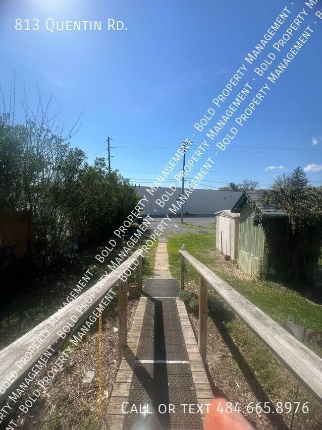 Building Photo - 813 Quentin Rd