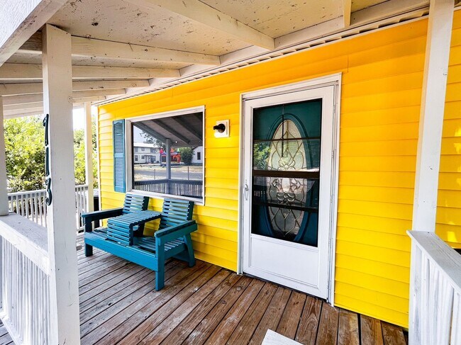 Building Photo - The Happy Yellow House