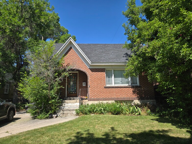 Building Photo - 247 N 400 E