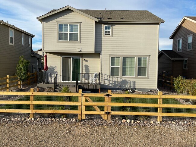 Building Photo - Stunner in North-East Fort Collins with 4-Bedrooms, 2.5 Bathrooms, and 2-Car Garage