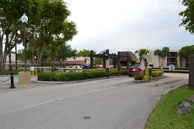 Building Photo - 8005 SW 107th Ave