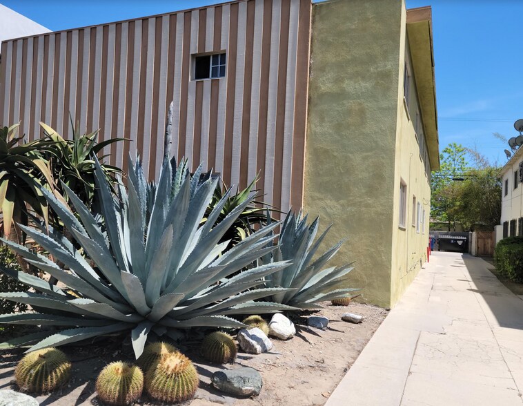 1536 S Orange Grove - 1536 S Orange Grove Ave