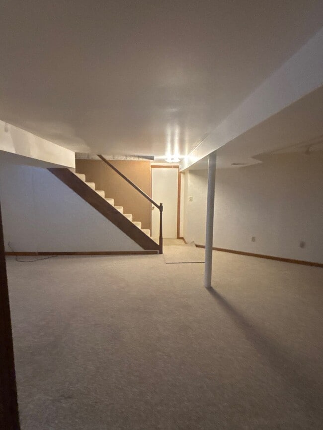 Building Photo - 1305 Abbeywood Rd