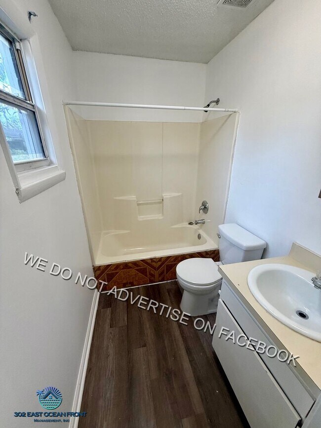 Building Photo - Lovely 4 Bedroom 2 Bathroom now available for rent!