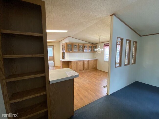 Building Photo - 3 br, 2 bath Mobile Home - 10522 View Ave....