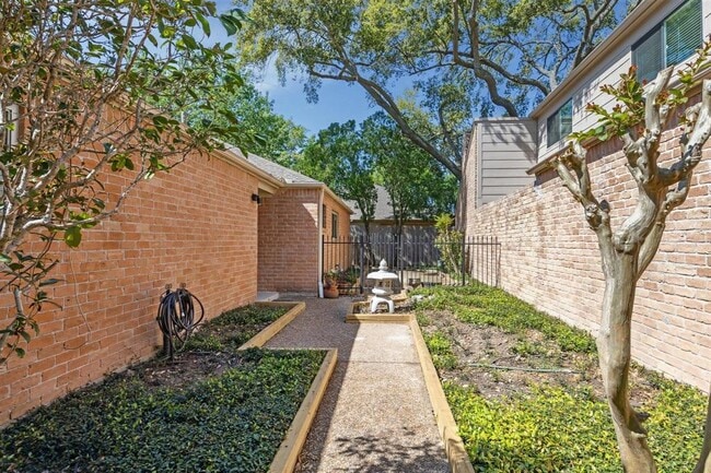 Building Photo - 318 W Fair Harbor Ln