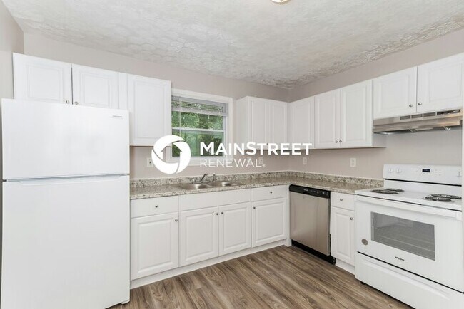 Building Photo - 6 Bedroom Pet-Friendly Home in South Fulton, GA with Main Street Renewal