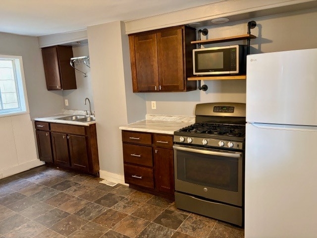 Building Photo - 528 Logan St