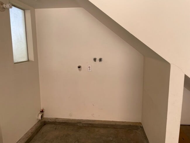 Building Photo - 2 Bedroom in Beautiful Tustin Golf Community