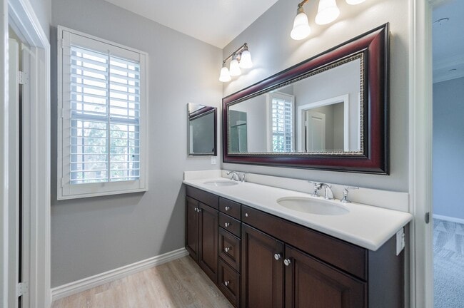 Building Photo - 3BD/2.5BA/2Garage Two Story upgraded End Unit Condo Woodbury Irvine $4800