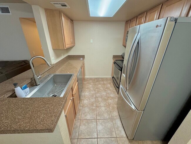 Building Photo - 101 S Players Club Dr