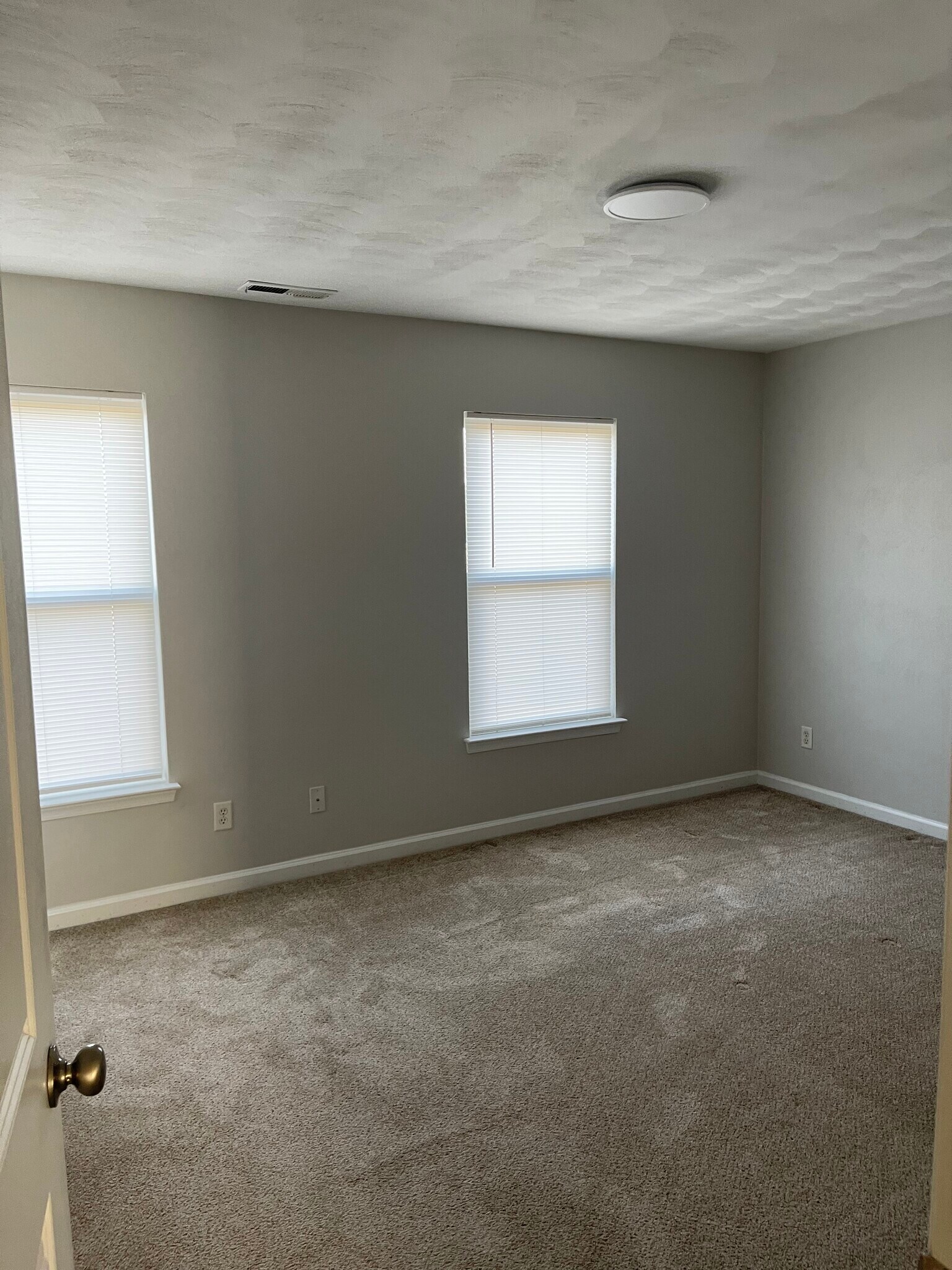 Building Photo - 902 Godwin St