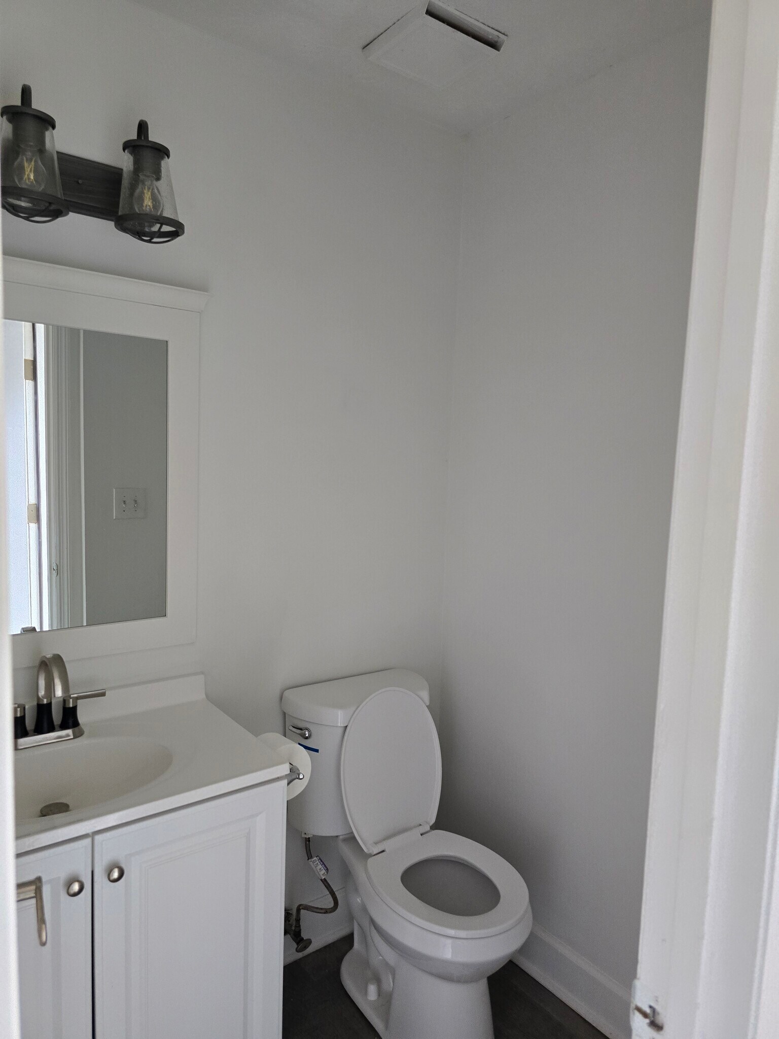 Guest bathroom - 4485 Golf Vista Cir