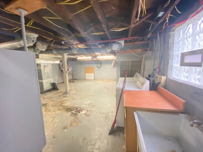 Building Photo - 104 Jepson Ave