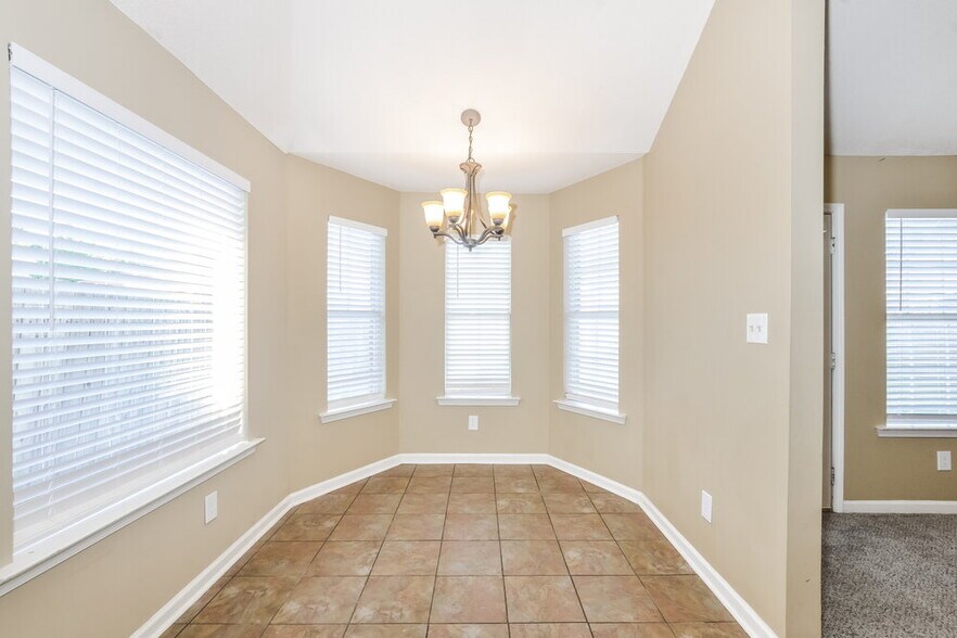 Building Photo - 7642 Fox Hunt Dr E