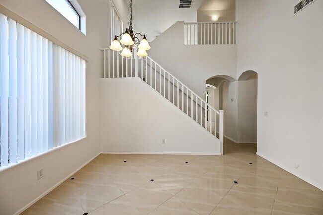 Building Photo - 1483 E Mia Ln