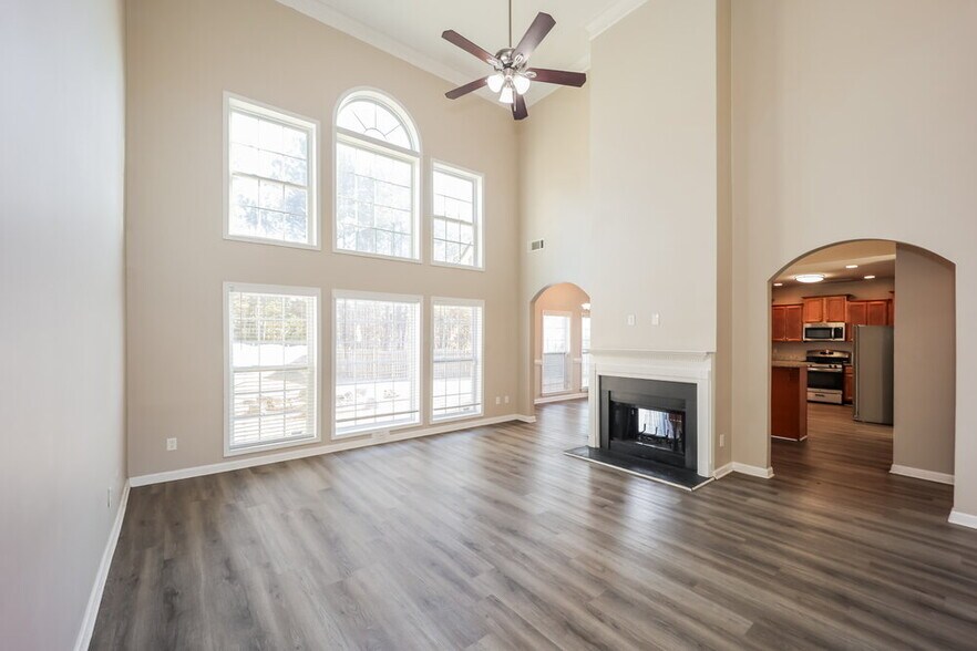 Building Photo - 501 Summer Brooke Ln