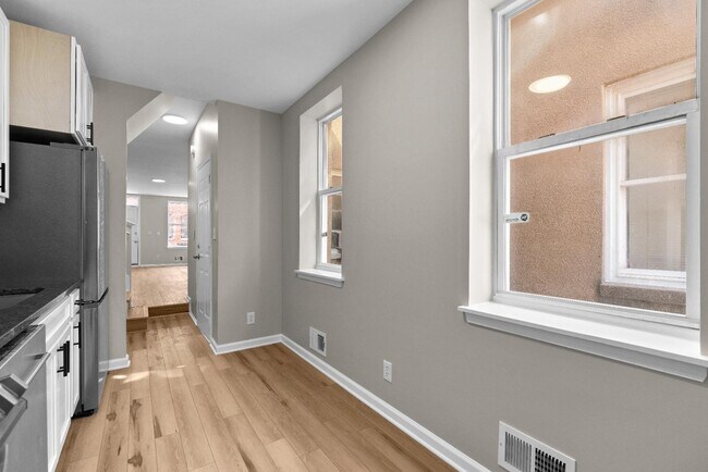 Building Photo - 223 N Patterson Park Ave
