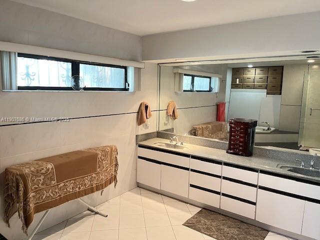 Building Photo - 204 191st St