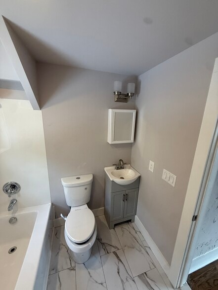 Building Photo - 184 Church St