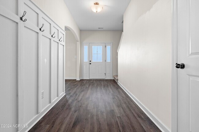 Building Photo - 200 Mia Ct