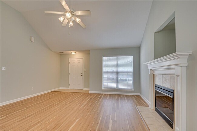 Building Photo - 3018 Ashland Way