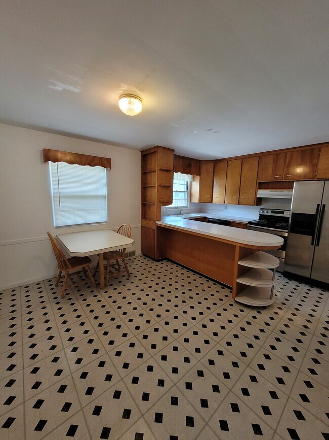 Building Photo - 1432 11th St S