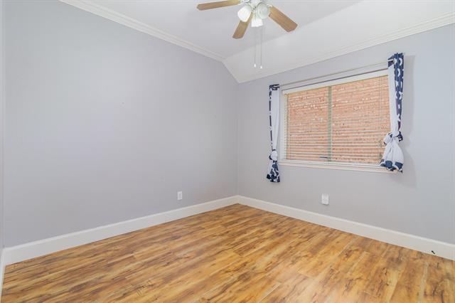 Building Photo - 3925 Oakmont Dr