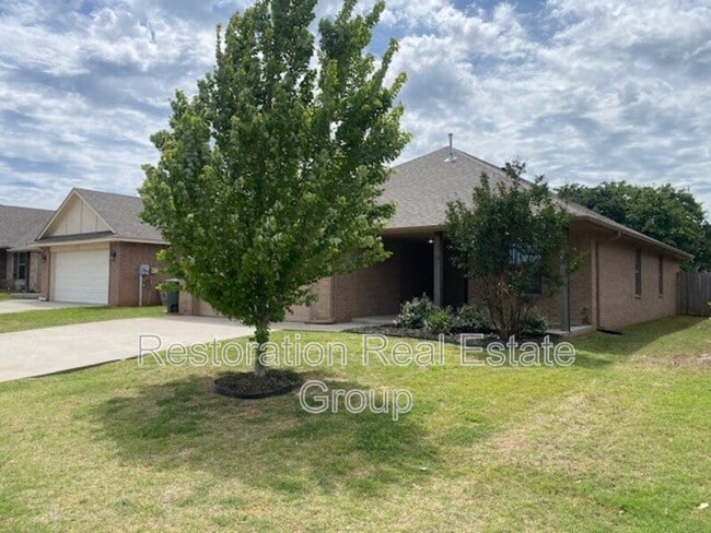 Building Photo - 2432 Fallview Dr
