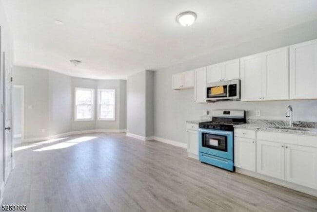 Primary Photo - 76 Highland Ave