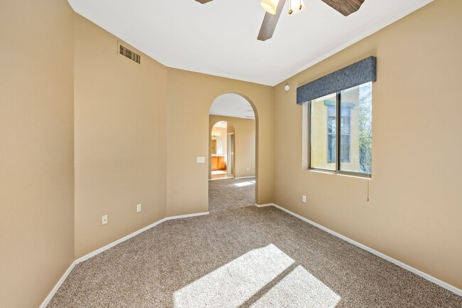 Building Photo - Paseo Estrella Gem at the base of Tucson icon A mountain! Minutes away from DownTown Tucson!
