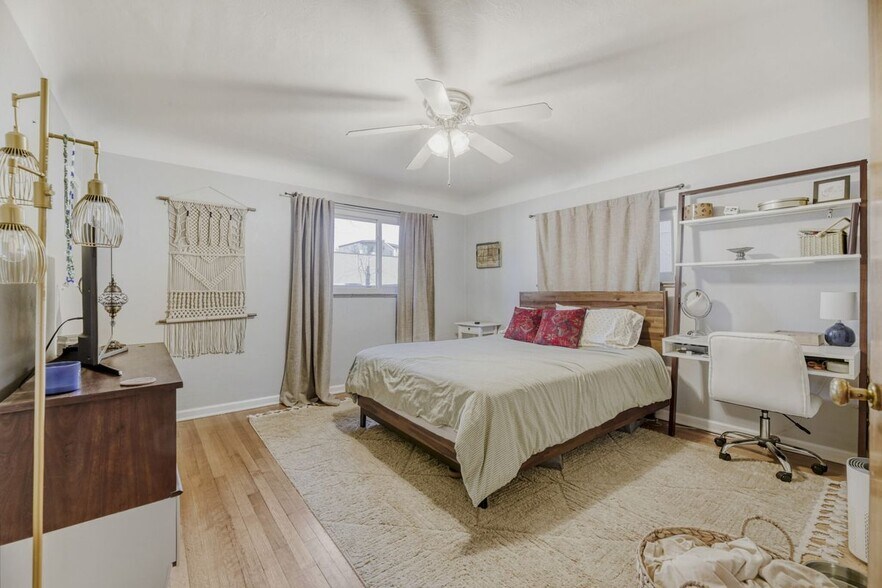 Building Photo - 2160 Osceola St