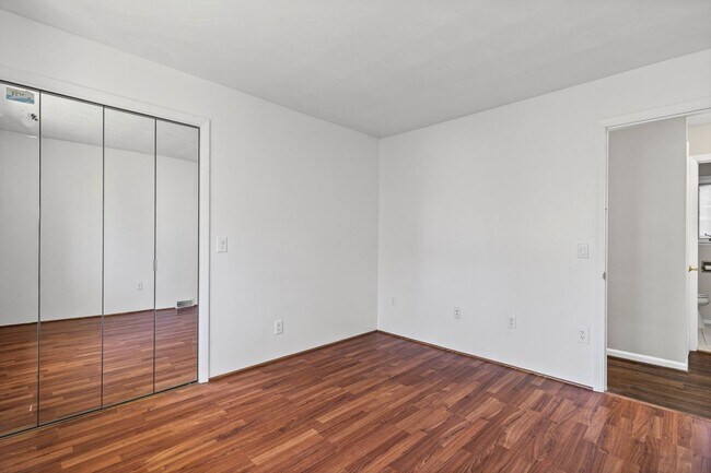 Building Photo - 130 Brooklawn Dr