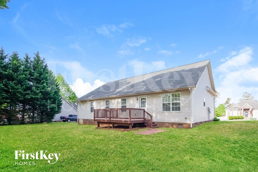 Building Photo - 5327 Oaktree Dr