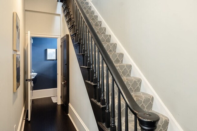 Building Photo - 1354 Broadway