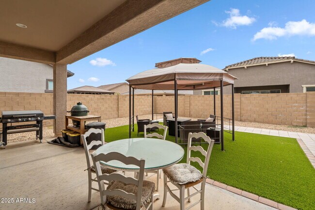 Building Photo - 16423 W Charlotte Dr