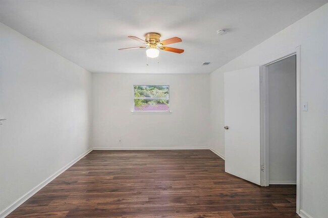 Building Photo - 405 Steeple Ridge Rd