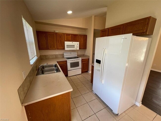 Building Photo - 3308 42nd St SW