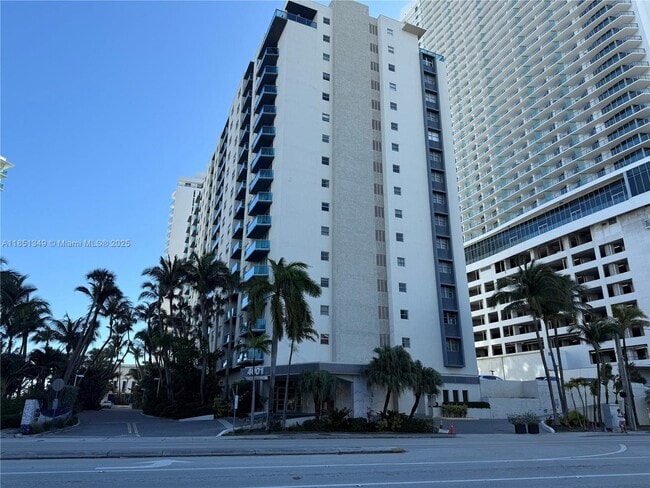 Primary Photo - 4001 S Ocean Dr