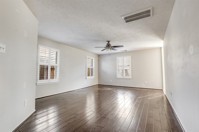 Building Photo - 7231 Winter Song Dr