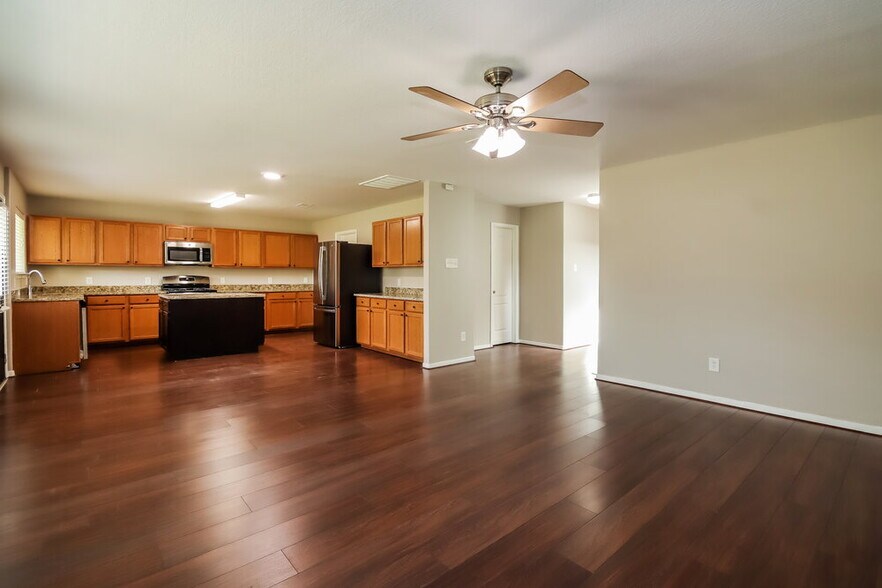Building Photo - 4601 Clemwood Ln