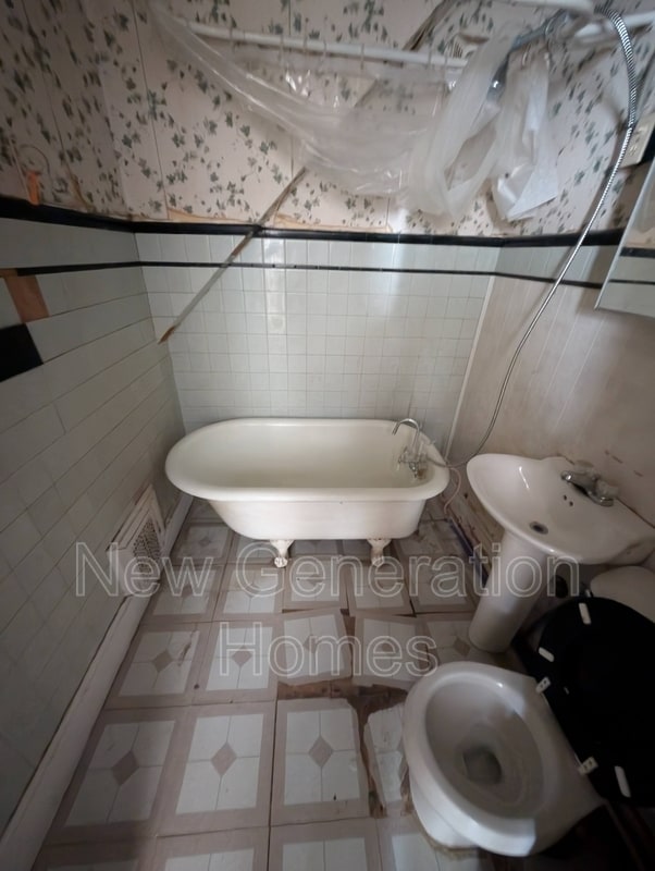 Building Photo - 1603 NE Glendale Ave