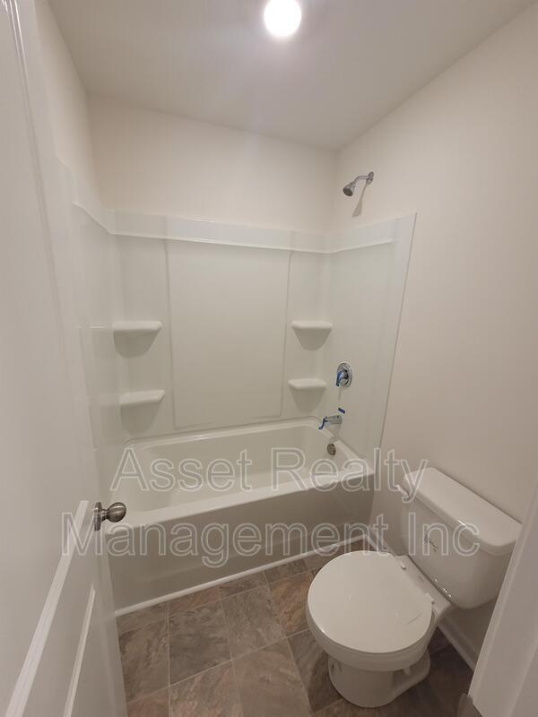 Building Photo - 4714 Willow Bluff Cir