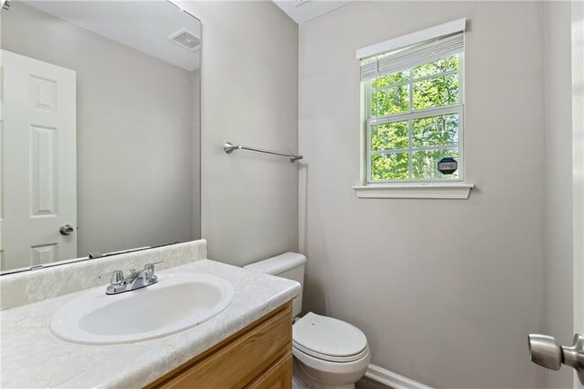 Building Photo - 3228 Diamond Blf