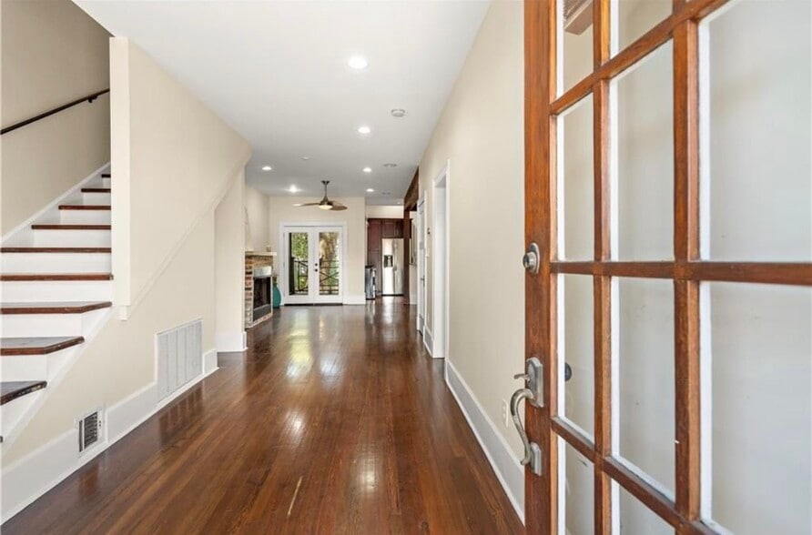 Building Photo - 5815 S Robertson St